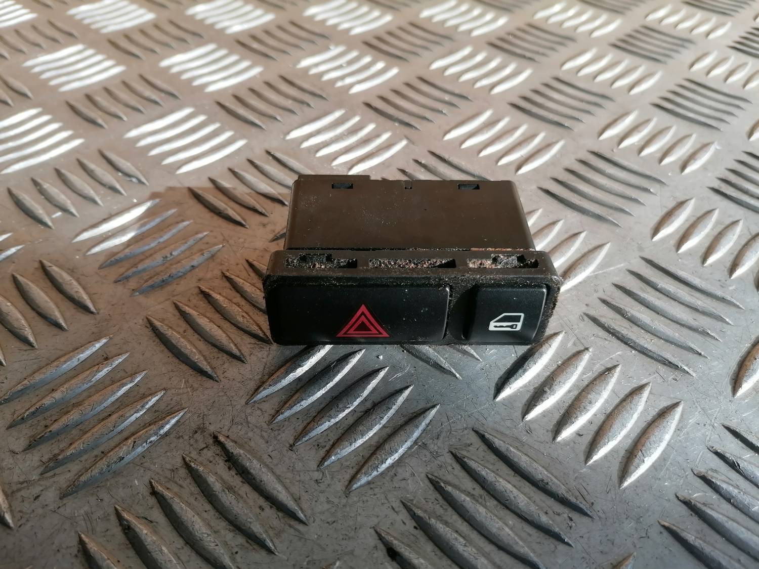 Mērinstrumentu paneļa pārslēgšanas pogas priekš BMW 318D E46 2002 SEDAN 2 Mērinstrumentu paneļa pārslēgšanas pogas priekš BMW 318D E46 2002 SEDAN