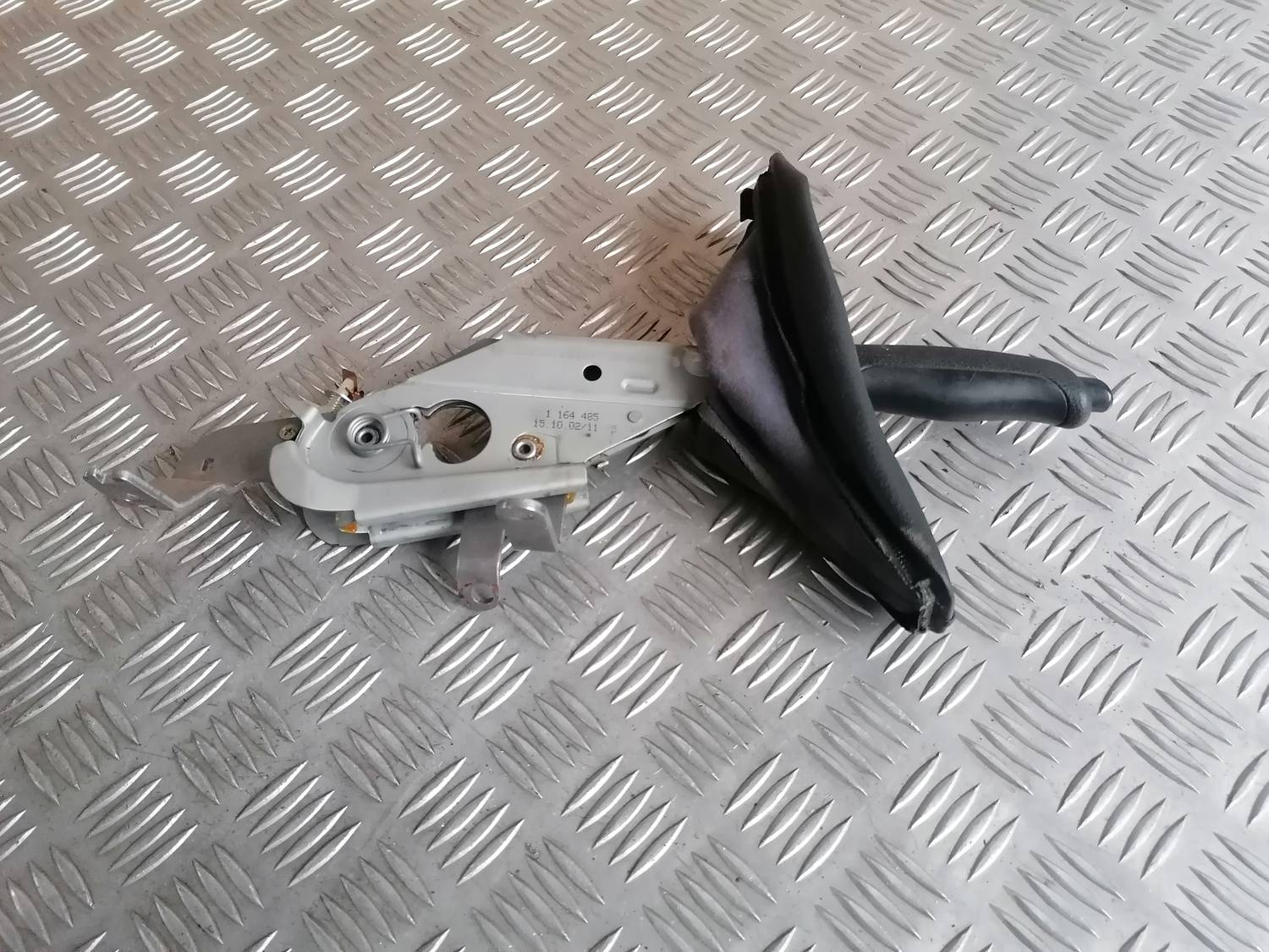 Stāvbremzes svira priekš BMW 318D E46 2002 SEDAN 2 Stāvbremzes svira priekš BMW 318D E46 2002 SEDAN