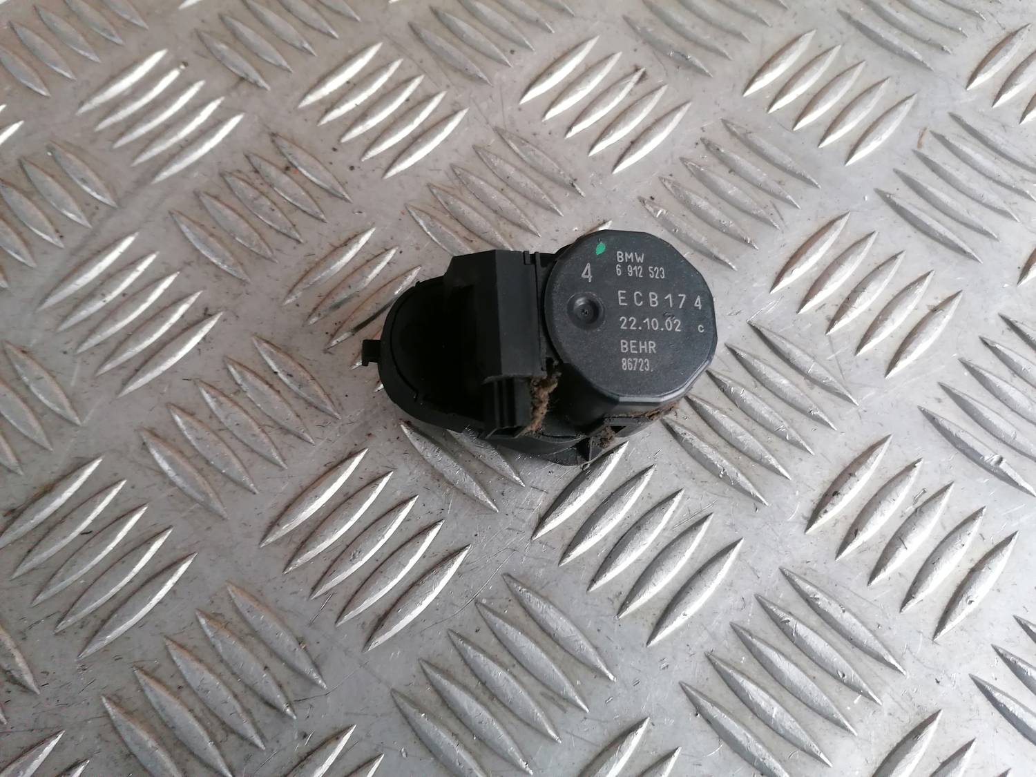 Apsildes sistēmas aktuators priekš BMW 318D E46 2002 SEDAN 2 Apsildes sistēmas aktuators priekš BMW 318D E46 2002 SEDAN