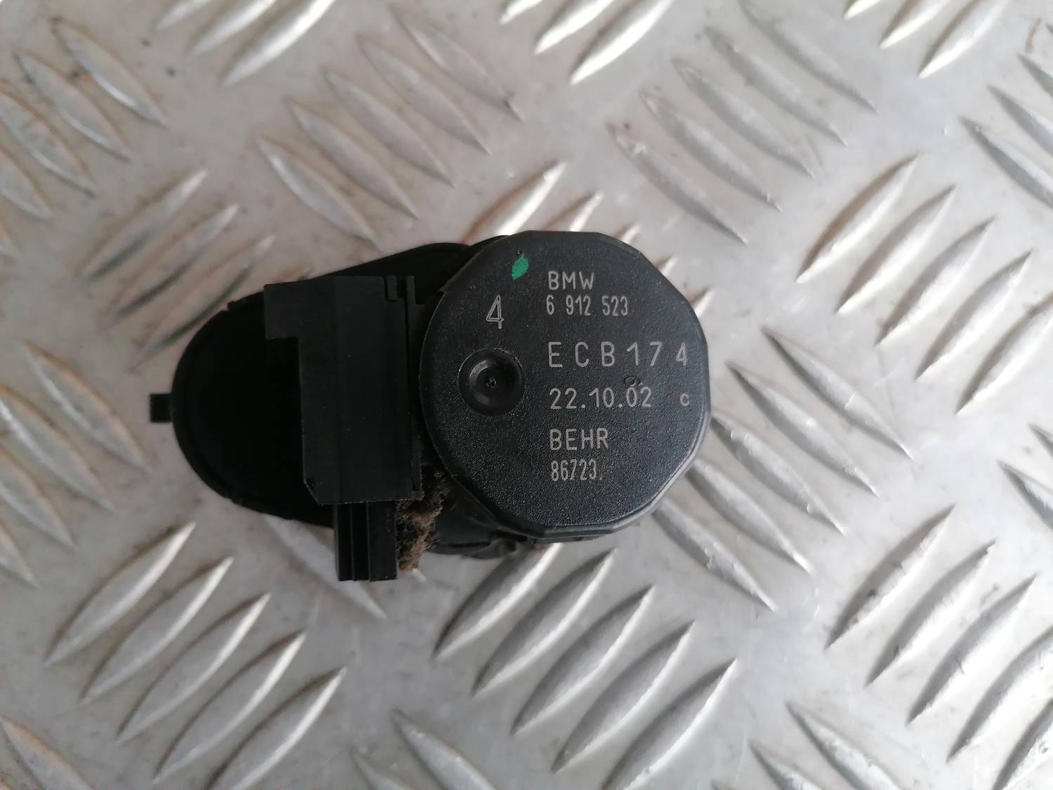 Apsildes sistēmas aktuators priekš BMW 318D E46 2002 SEDAN 4 Apsildes sistēmas aktuators priekš BMW 318D E46 2002 SEDAN