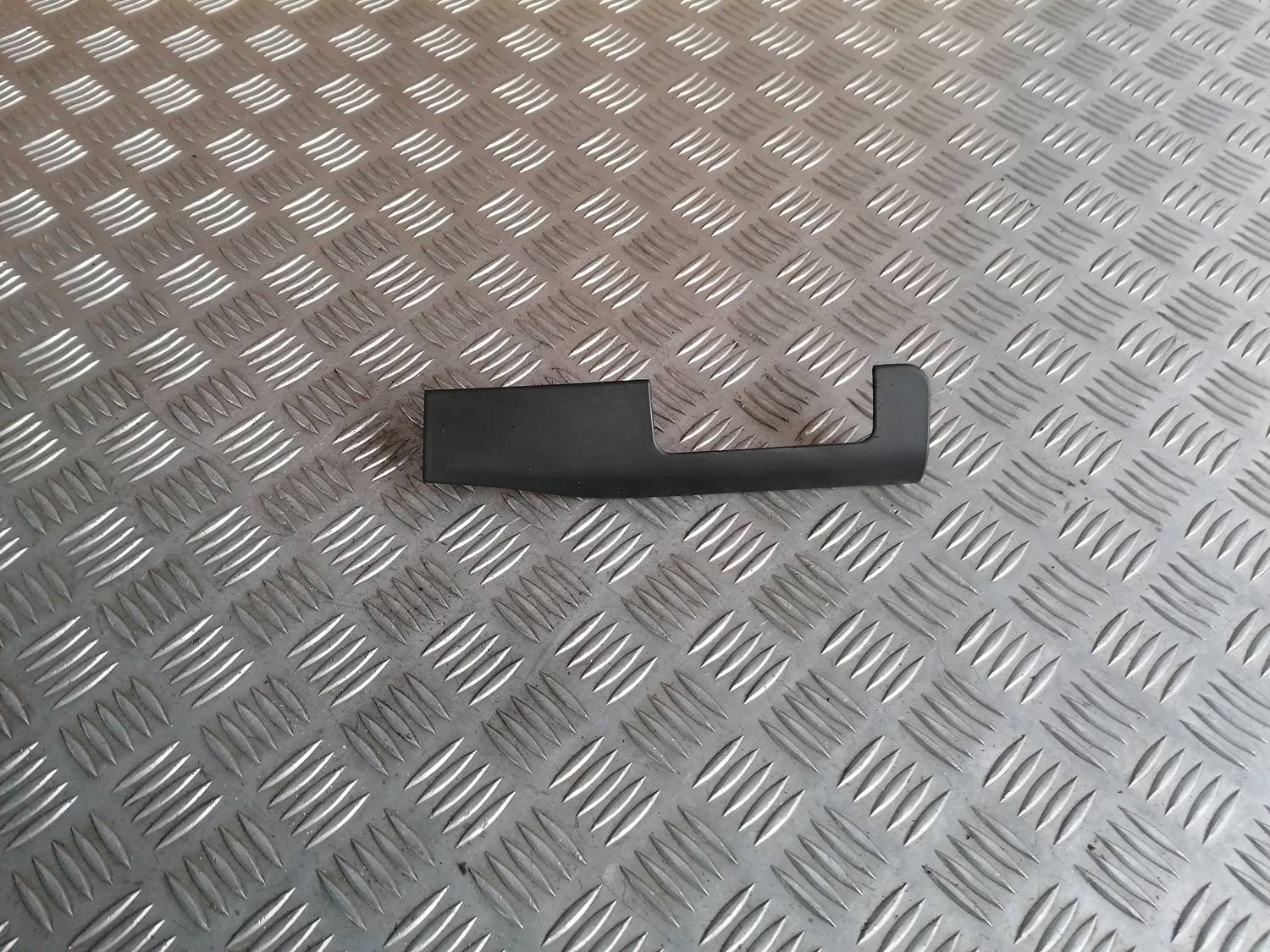 Mērinstrumentu paneļa dekoratīvā uzlika priekš BMW 318D E46 2002 SEDAN 1 Mērinstrumentu paneļa dekoratīvā uzlika priekš BMW 318D E46 2002 SEDAN