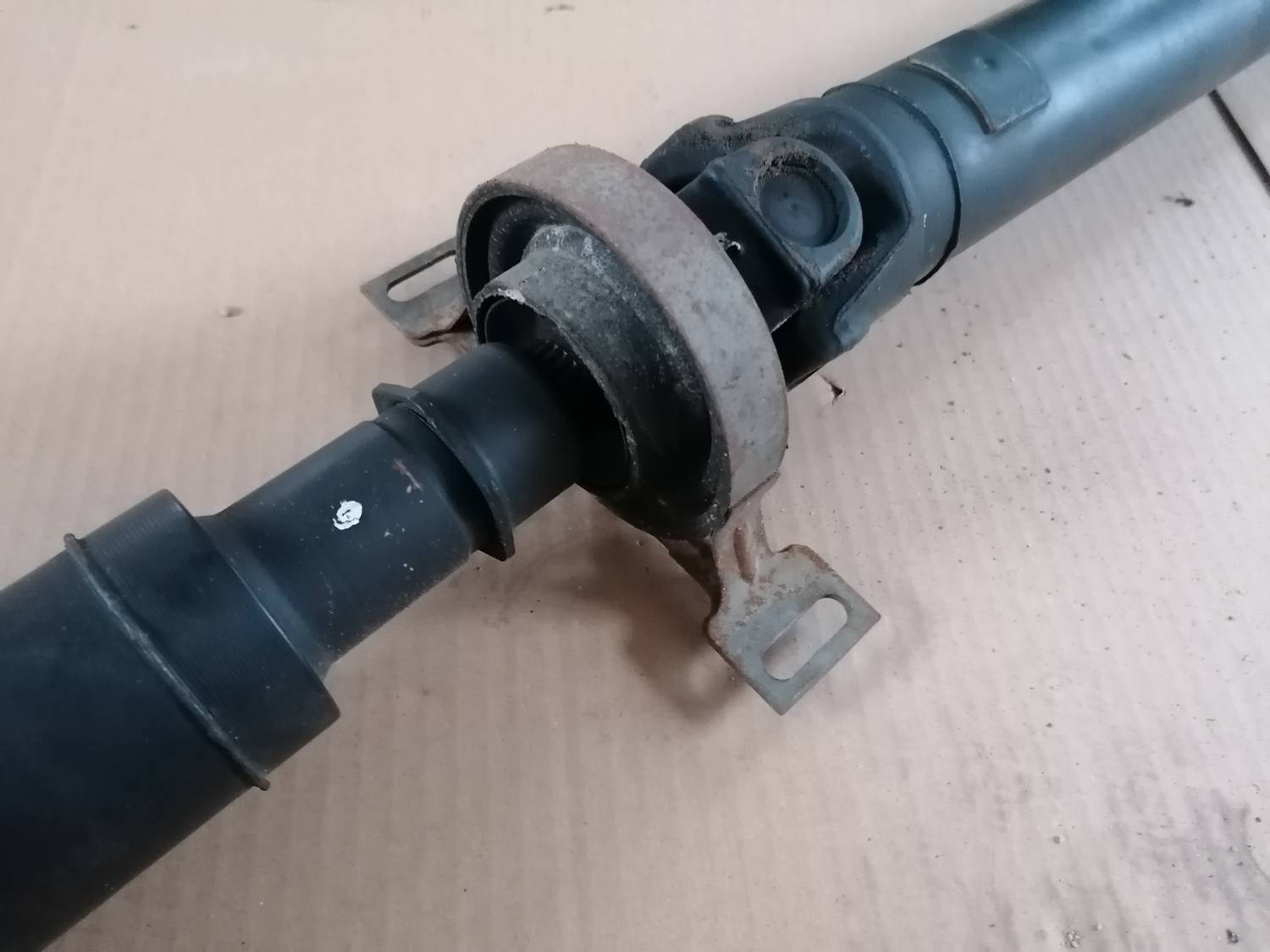 Kardāns priekš BMW 318D E46 2002 SEDAN 5 Kardāns priekš BMW 318D E46 2002 SEDAN