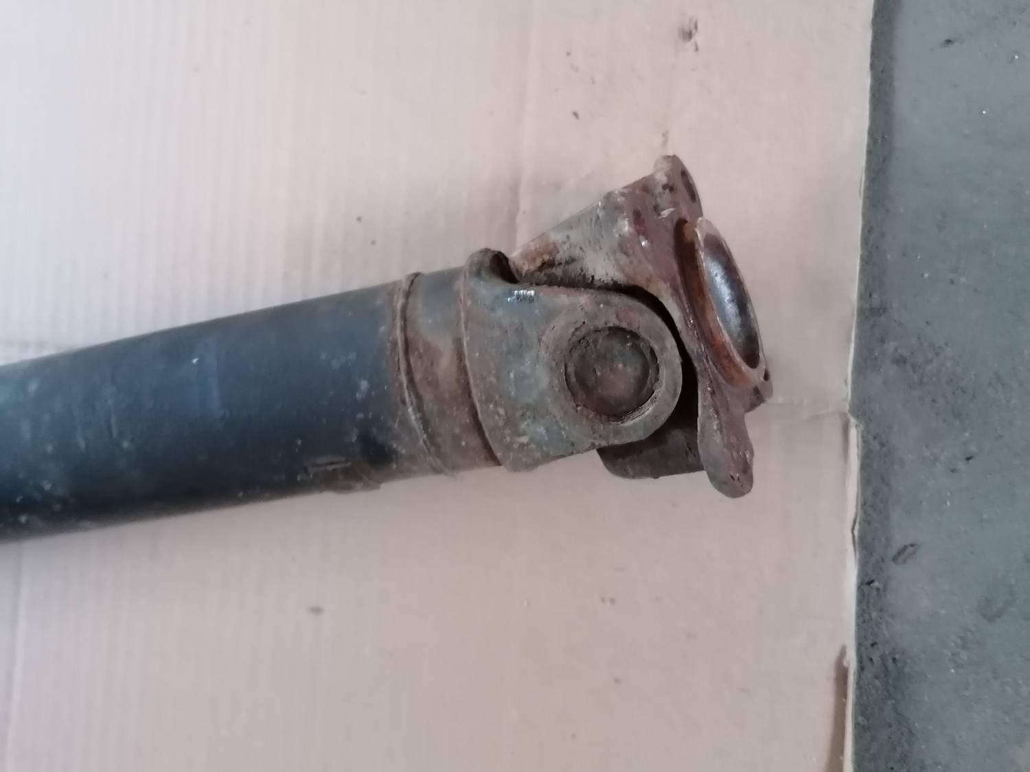 Kardāns priekš BMW 318D E46 2002 SEDAN 2 Kardāns priekš BMW 318D E46 2002 SEDAN