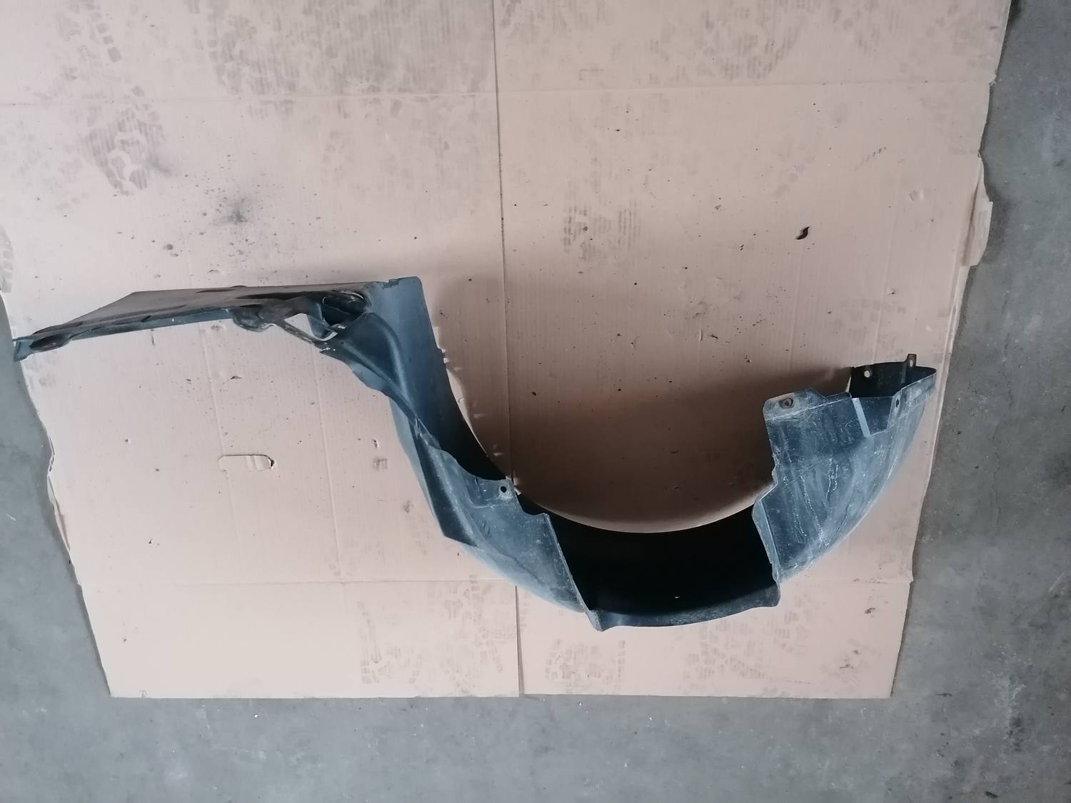 Priekšējais labais paspārns priekš BMW 318D E46 2002 SEDAN 1 Priekšējais labais paspārns priekš BMW 318D E46 2002 SEDAN