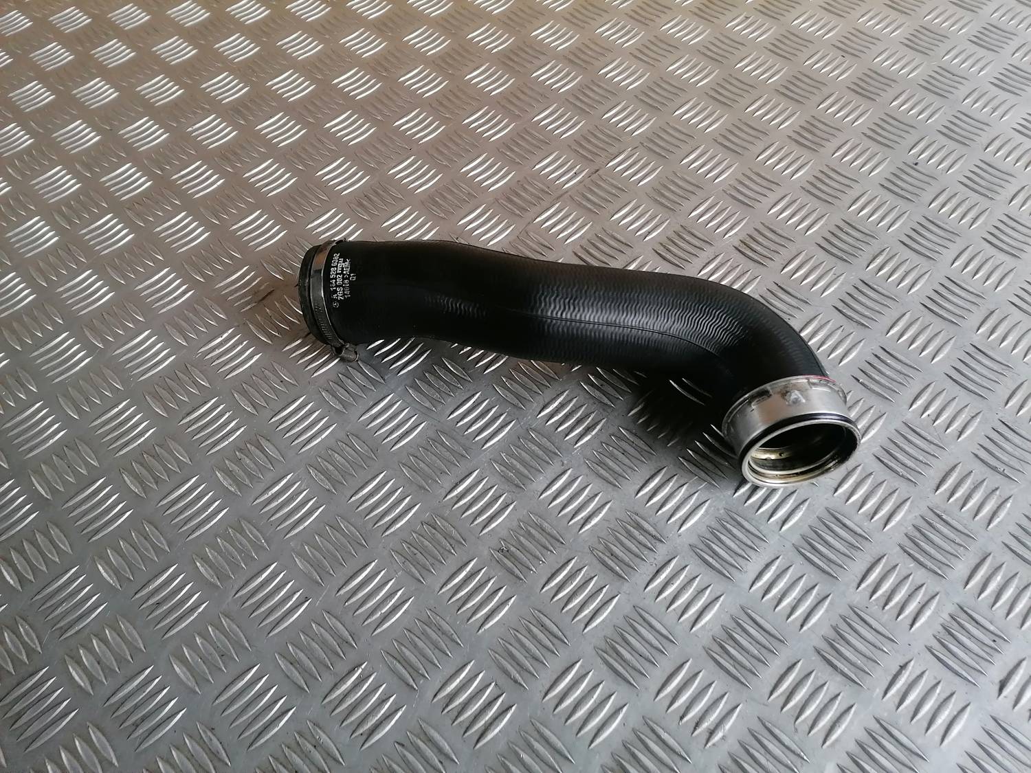 Interkulera caurule priekš MERCEDES BENZ ML280 2008 OBSIDIAN BLACK 1 Interkulera caurule priekš MERCEDES BENZ ML280 2008 OBSIDIAN BLACK