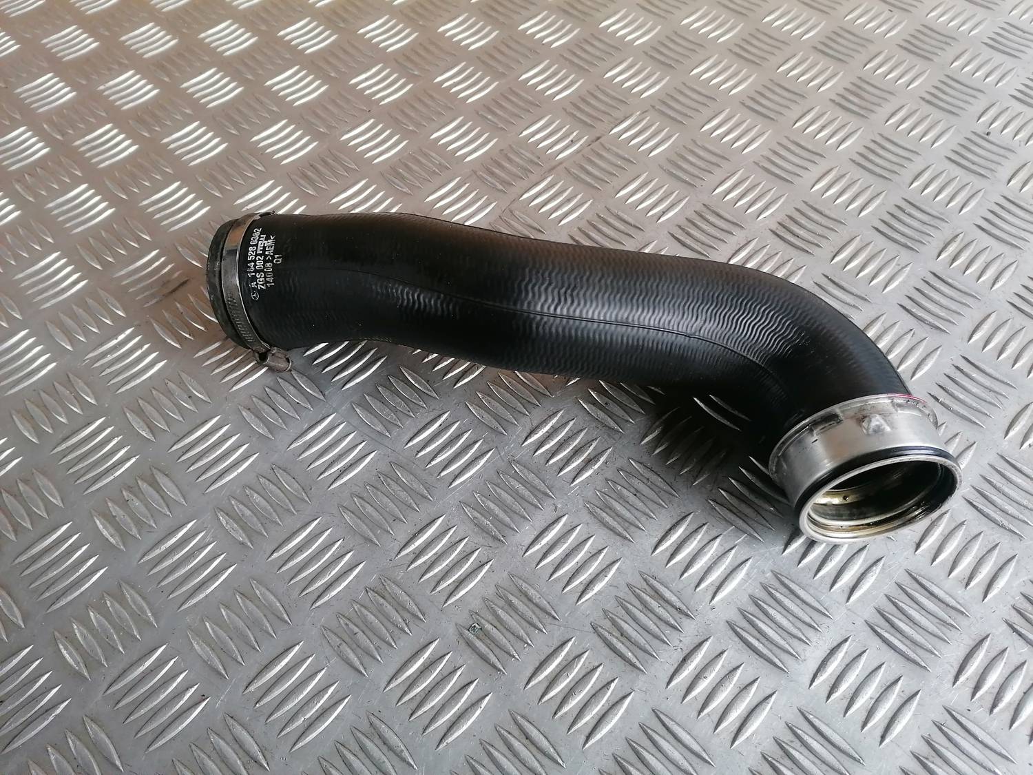 Interkulera caurule priekš MERCEDES BENZ ML280 2008 OBSIDIAN BLACK 2 Interkulera caurule priekš MERCEDES BENZ ML280 2008 OBSIDIAN BLACK