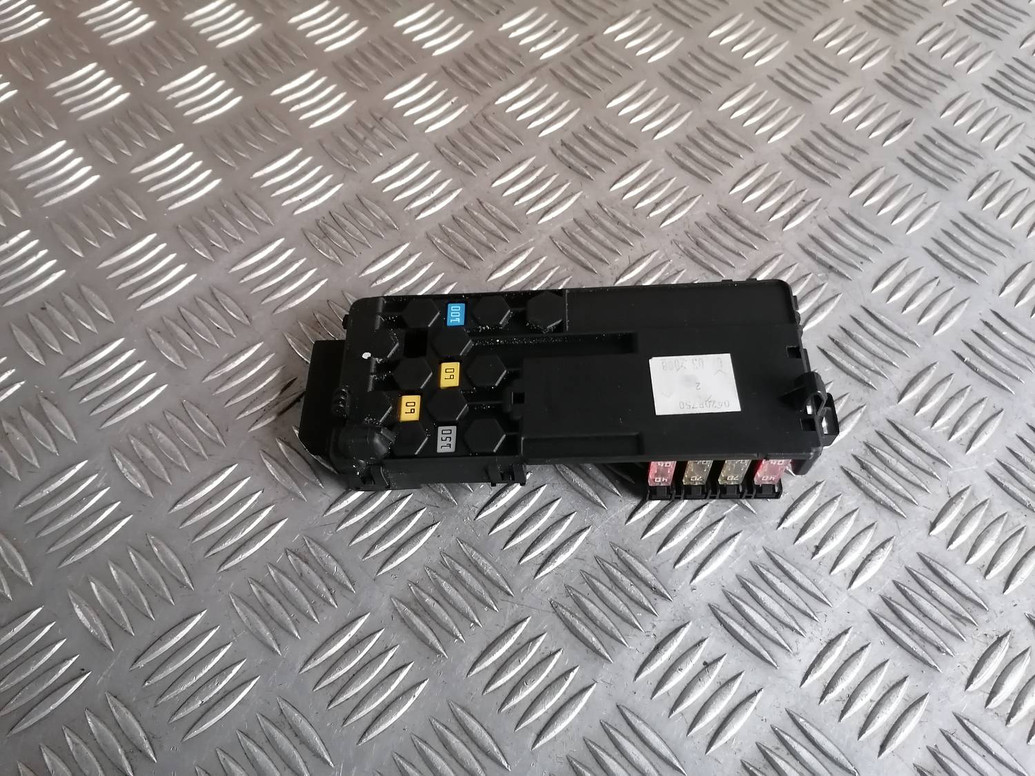 Drošinātāju bloks priekš MERCEDES BENZ ML280 2008 OBSIDIAN BLACK 3 Drošinātāju bloks priekš MERCEDES BENZ ML280 2008 OBSIDIAN BLACK