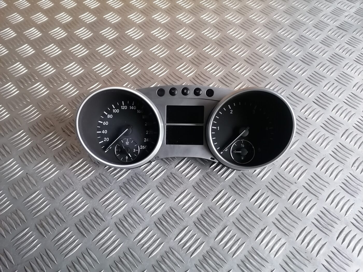 Spidometrs priekš MERCEDES BENZ ML280 2008 OBSIDIAN BLACK 1 Spidometrs priekš MERCEDES BENZ ML280 2008 OBSIDIAN BLACK