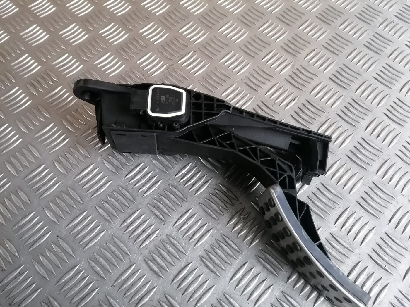 Gāzes pedālis priekš MERCEDES BENZ ML280 2008 OBSIDIAN BLACK 3 Gāzes pedālis priekš MERCEDES BENZ ML280 2008 OBSIDIAN BLACK