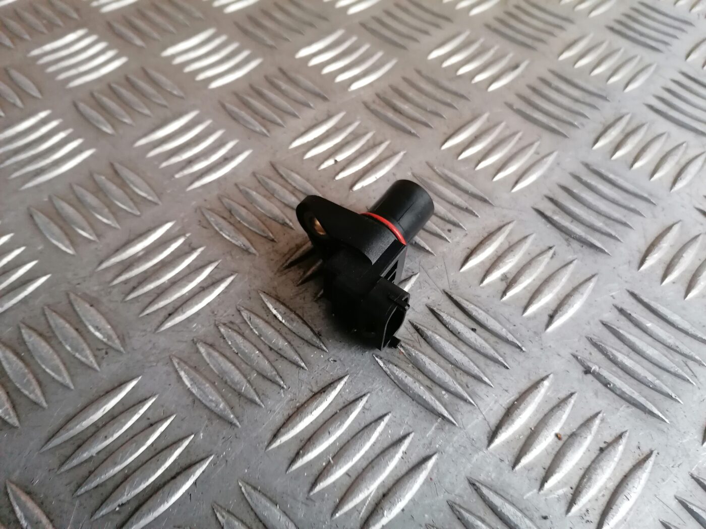 Sadales vārpstas devējs priekš MERCEDES BENZ ML280 2008 OBSIDIAN BLACK 2 Sadales vārpstas devējs priekš MERCEDES BENZ ML280 2008 OBSIDIAN BLACK