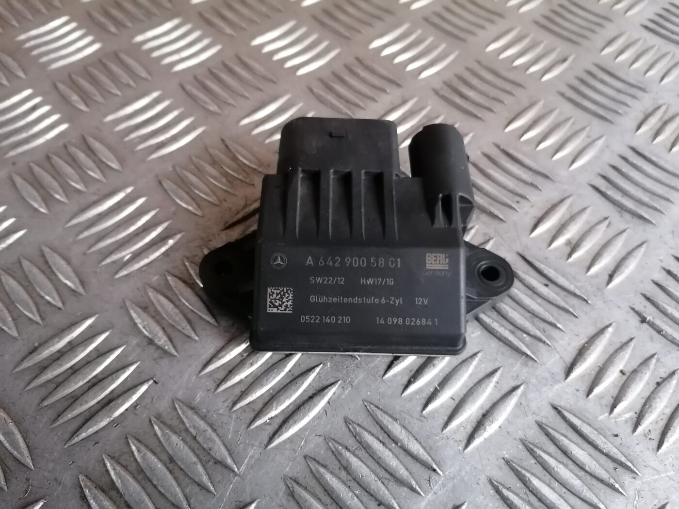 Kvēlsveču releja priekš MERCEDES BENZ ML280 2008 OBSIDIAN BLACK 4 Kvēlsveču releja priekš MERCEDES BENZ ML280 2008 OBSIDIAN BLACK