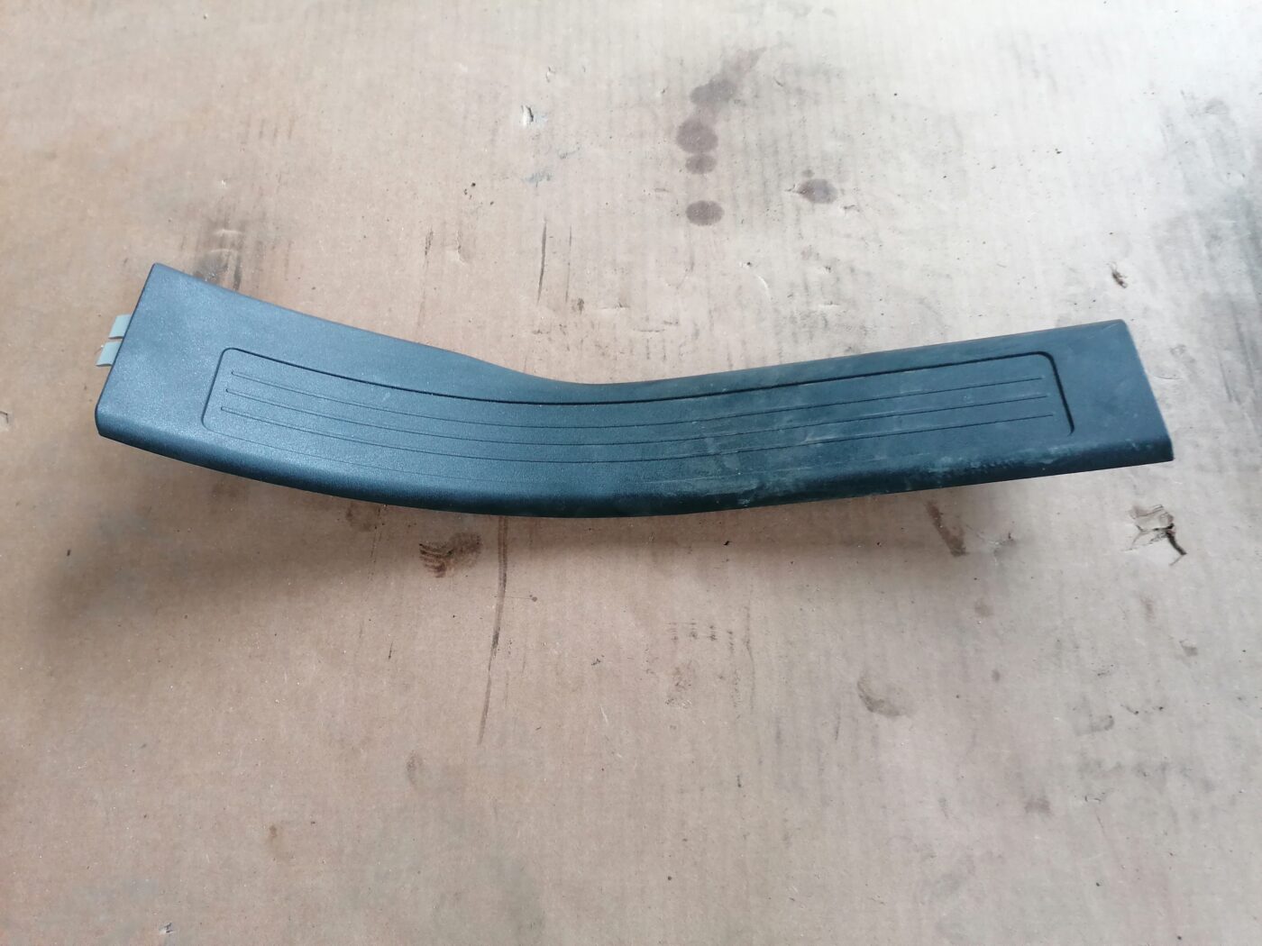 Sliekšņa aizmugurēja laba uzlika (salonā) priekš MERCEDES BENZ ML280 2008 OBSIDIAN BLACK 2 Sliekšņa aizmugurēja laba uzlika (salonā) priekš MERCEDES BENZ ML280 2008 OBSIDIAN BLACK