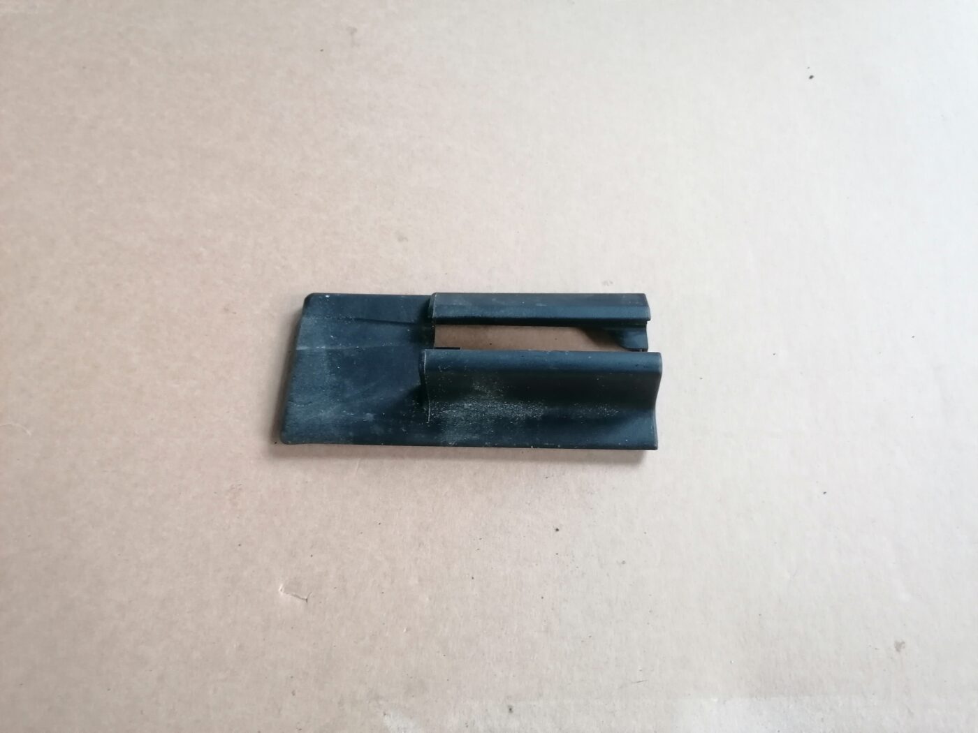 Priekšējā kreisā sēdekļa sliežu apdare priekš MERCEDES BENZ ML280 2008 OBSIDIAN BLACK 1 Priekšējā kreisā sēdekļa sliežu apdare priekš MERCEDES BENZ ML280 2008 OBSIDIAN BLACK