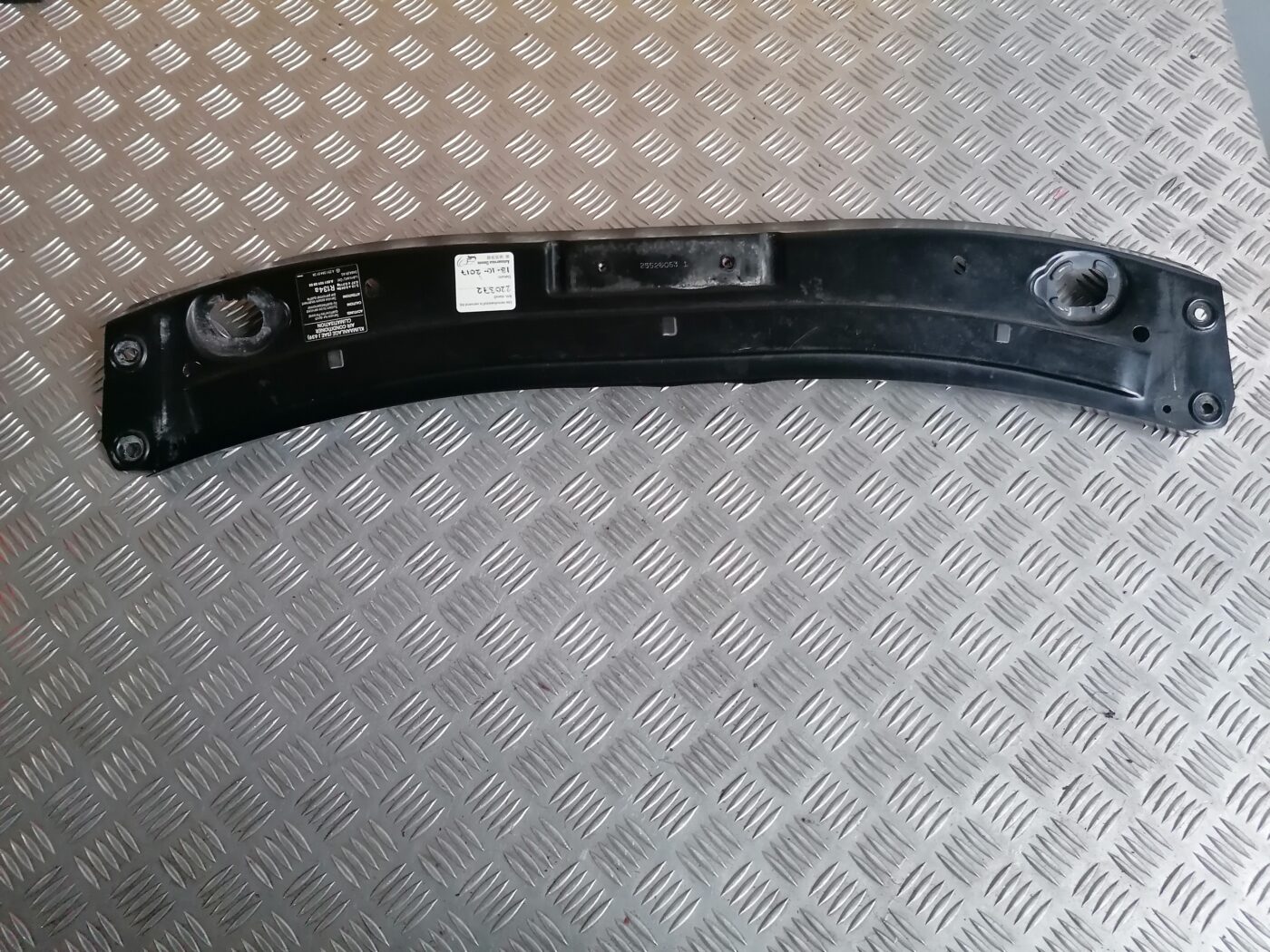 Priekšējā radiatora rāmja augšēja daļa priekš MERCEDES BENZ ML280 2008 OBSIDIAN BLACK 2 Priekšējā radiatora rāmja augšēja daļa priekš MERCEDES BENZ ML280 2008 OBSIDIAN BLACK