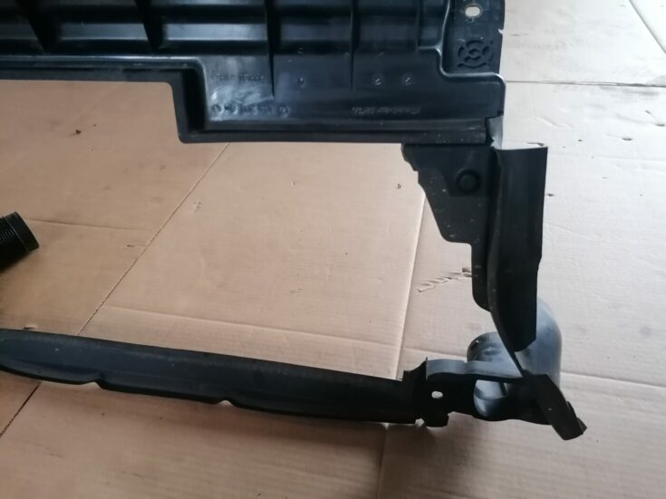 Ieplūdes gaisa deflektors/Difuzors priekš MERCEDES BENZ ML280 2008 OBSIDIAN BLACK