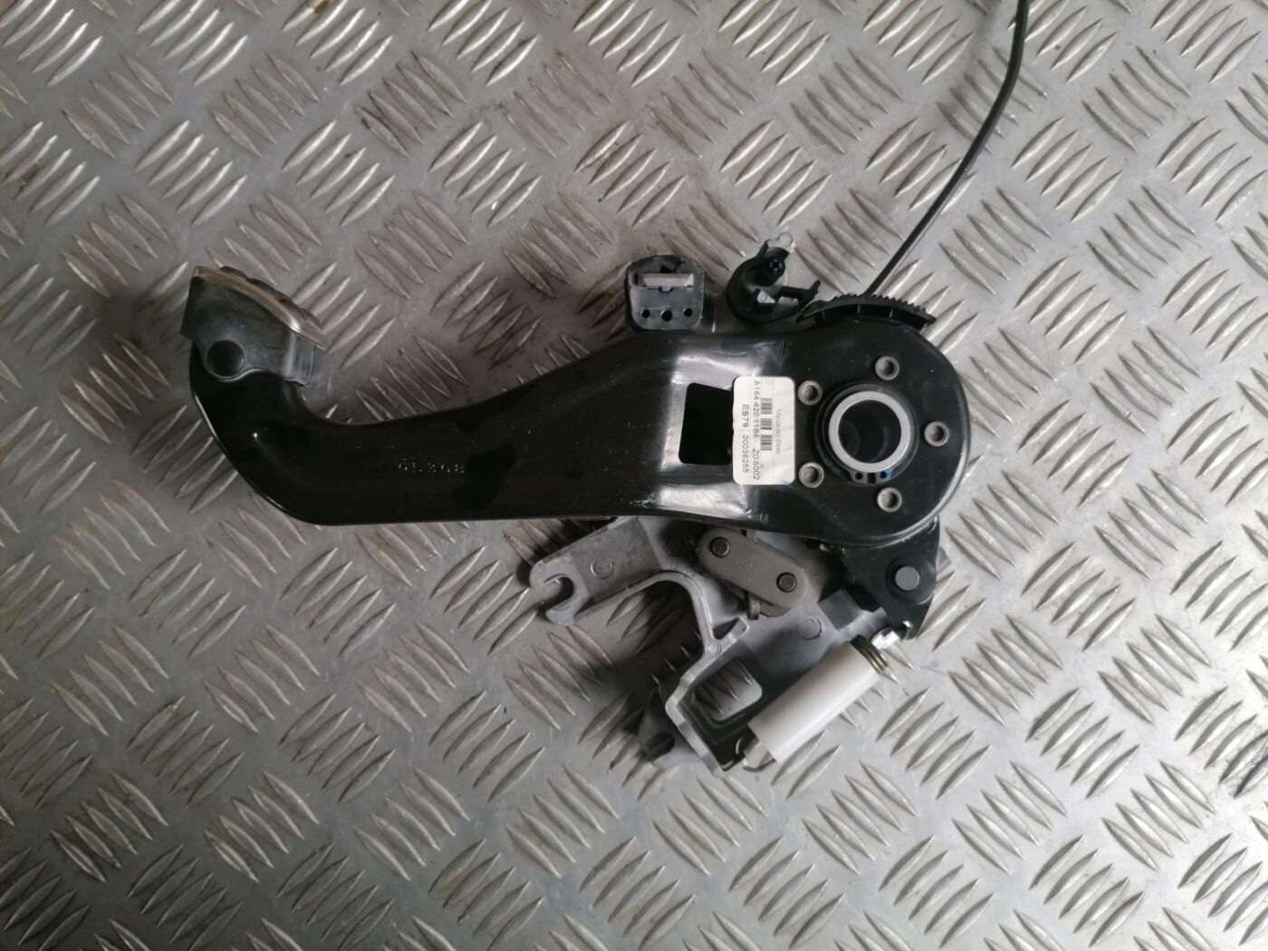 Stāvbremzes pedālis priekš MERCEDES BENZ ML280 2008 OBSIDIAN BLACK 6 Stāvbremzes pedālis priekš MERCEDES BENZ ML280 2008 OBSIDIAN BLACK