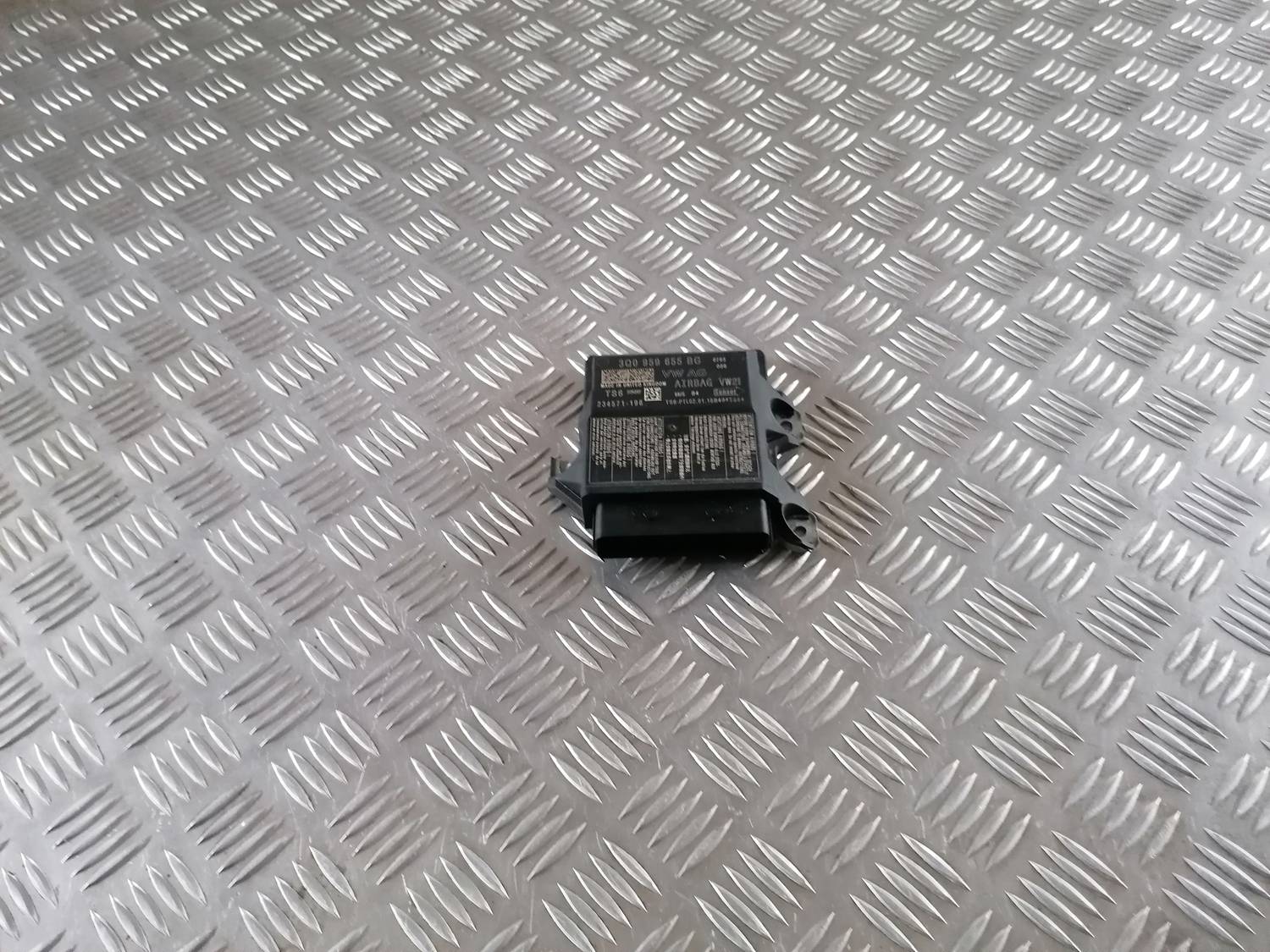 Drošības spilvena vadības bloks priekš VW CRAFTER 2018 1 Drošības spilvena vadības bloks priekš VW CRAFTER 2018