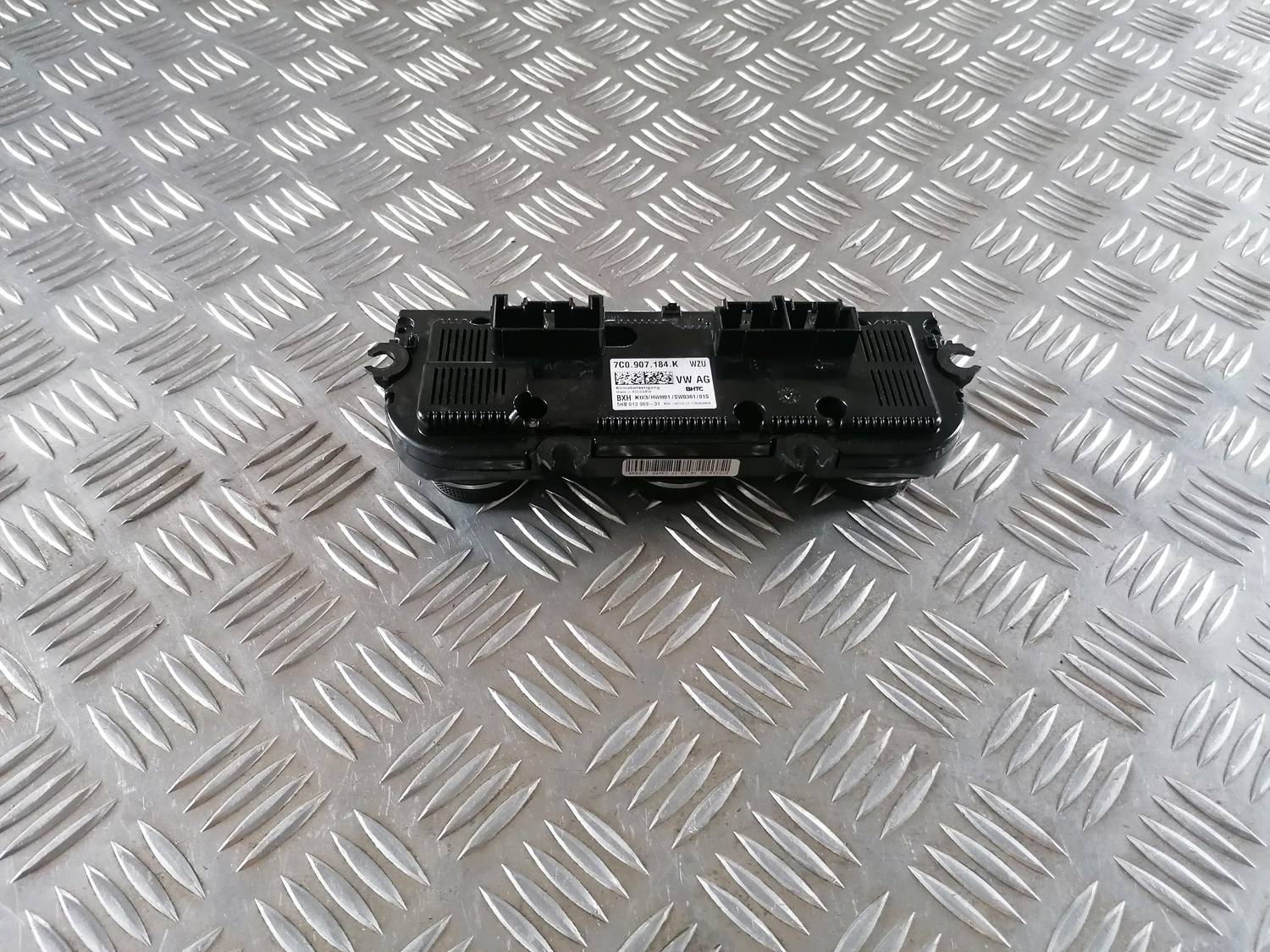 Klimata kontroles bloks priekš VW CRAFTER 2018 2 Klimata kontroles bloks priekš VW CRAFTER 2018