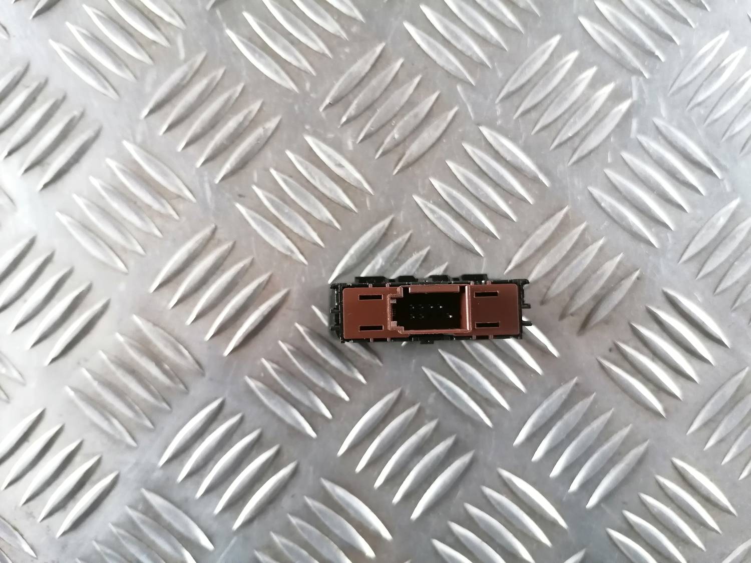 START/STOP režīma deaktivizēšanas poga priekš VW CRAFTER 2018 3 START/STOP režīma deaktivizēšanas poga priekš VW CRAFTER 2018