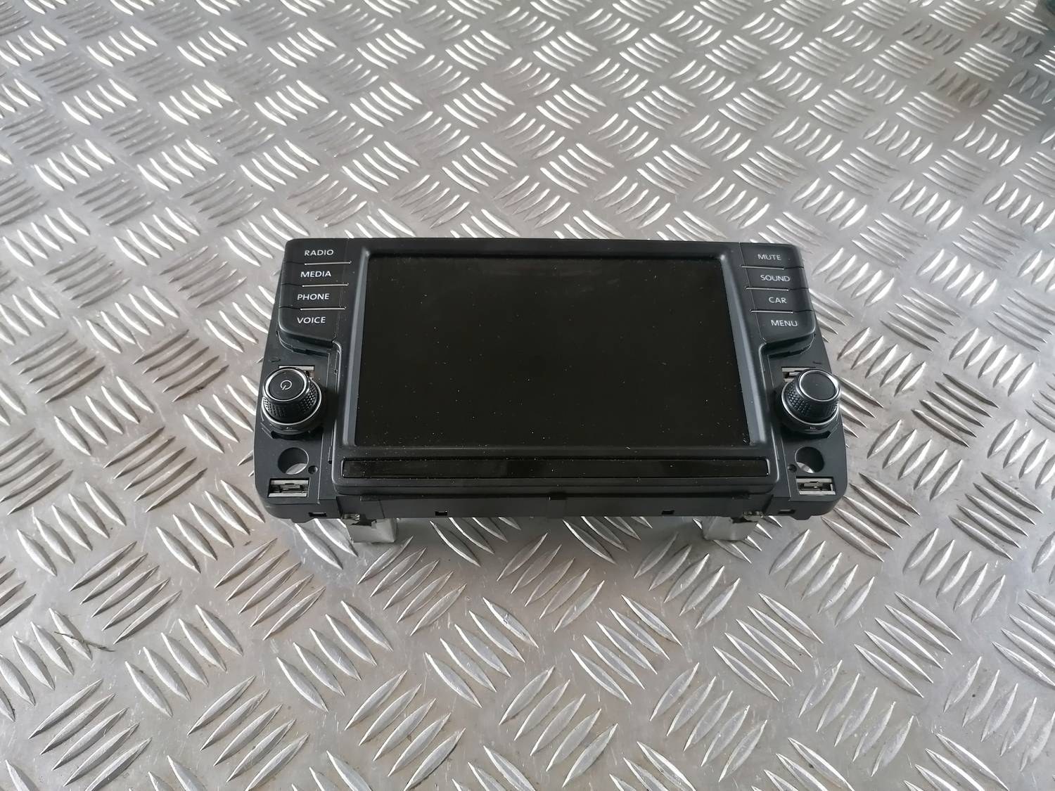 CD/DVD/Navigācijas bloks priekš VW CRAFTER 2018 2 CD/DVD/Navigācijas bloks priekš VW CRAFTER 2018