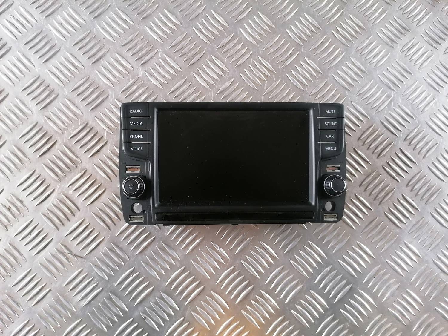 CD/DVD/Navigācijas bloks priekš VW CRAFTER 2018 1 CD/DVD/Navigācijas bloks priekš VW CRAFTER 2018