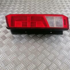 Aizmugurējais labais lukturis priekš VW CRAFTER 2018