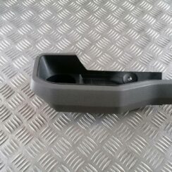 Krūzes turētājs priekš VW CRAFTER 2018