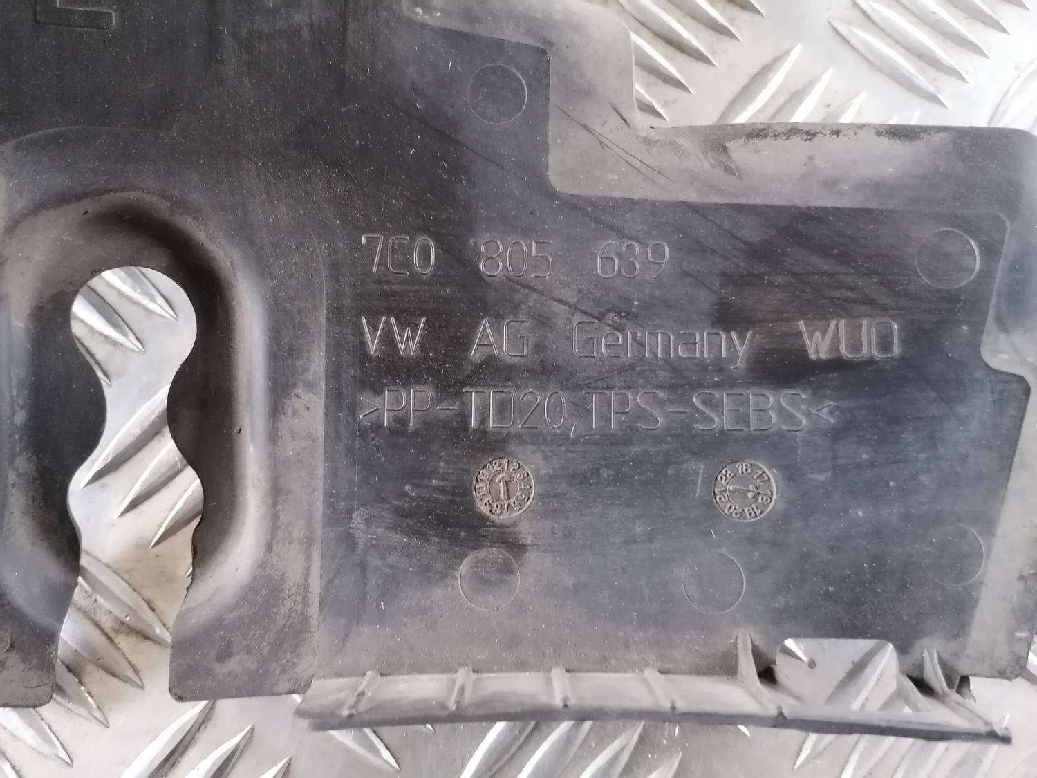 Ieplūdes gaisa deflektors, pa kreisi priekš VW CRAFTER 2018 5 Ieplūdes gaisa deflektors, pa kreisi priekš VW CRAFTER 2018