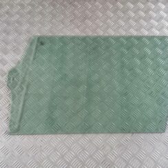 Priekšējo labo durvju stikls priekš VW CRAFTER 2018