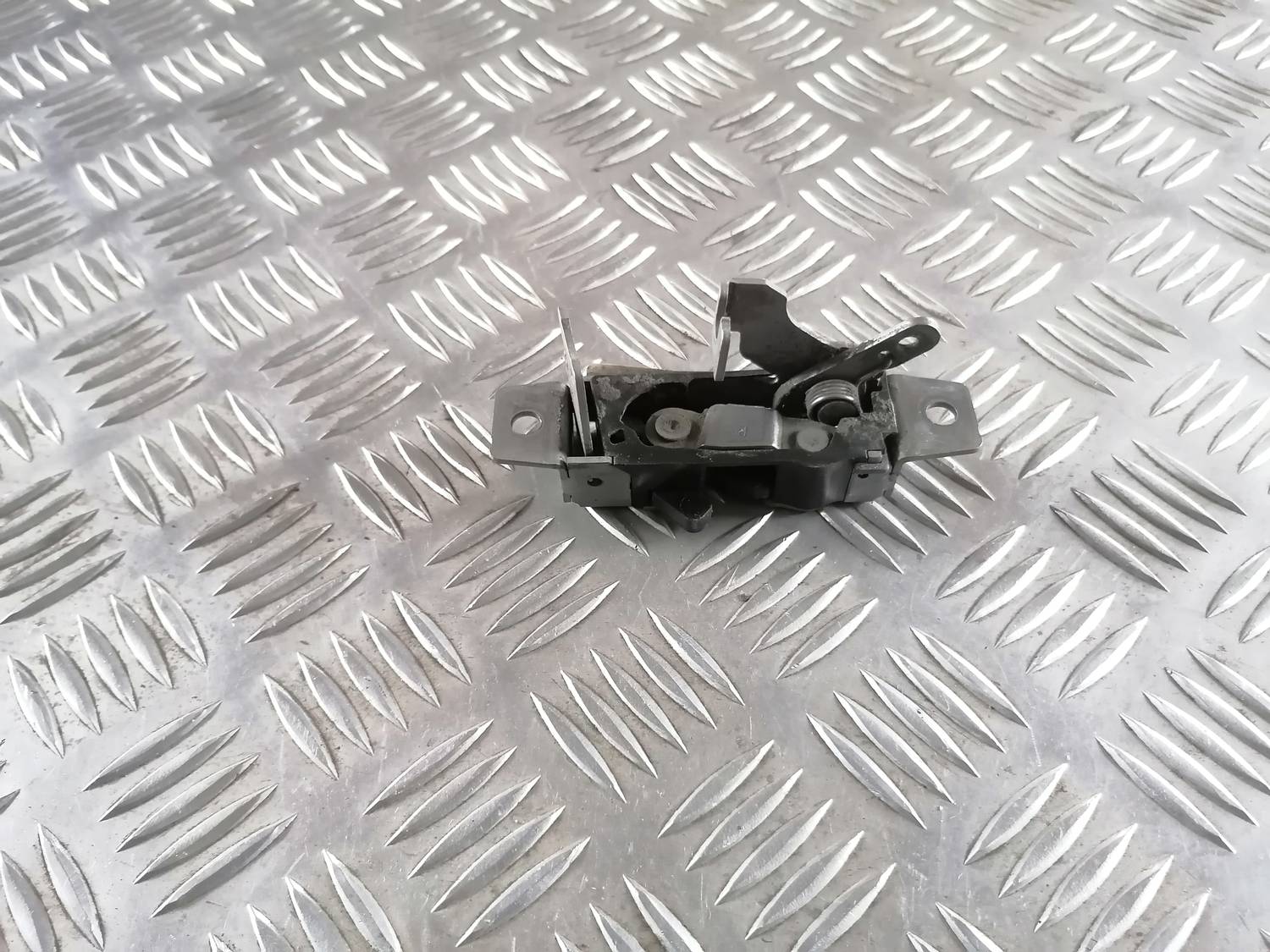 Pietura augstām bīdāmām durvīm priekš VW CRAFTER 2018 1 Pietura augstām bīdāmām durvīm priekš VW CRAFTER 2018