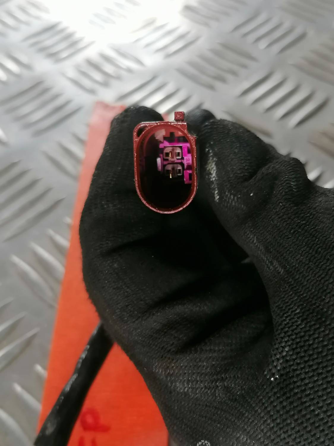 Izplūdes gāzu temperatūras devējs priekš VW CRAFTER 2018 3 Izplūdes gāzu temperatūras devējs priekš VW CRAFTER 2018