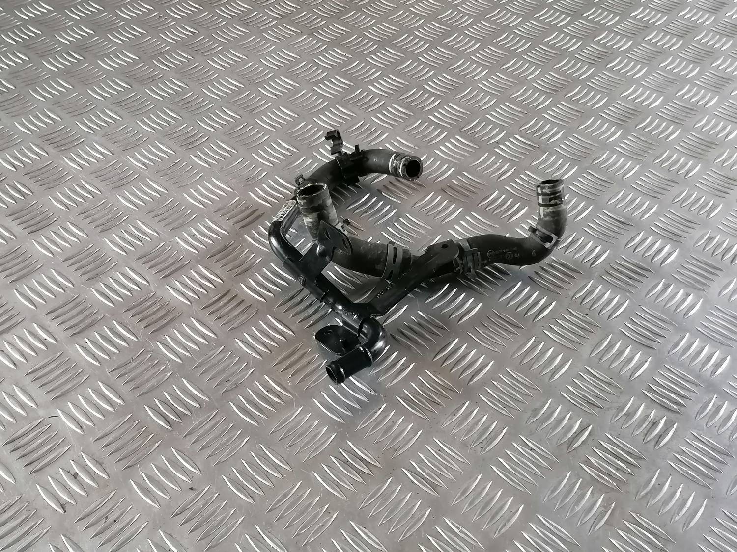 Dzesēšanas caurule priekš VW CRAFTER 2018 1 Dzesēšanas caurule priekš VW CRAFTER 2018