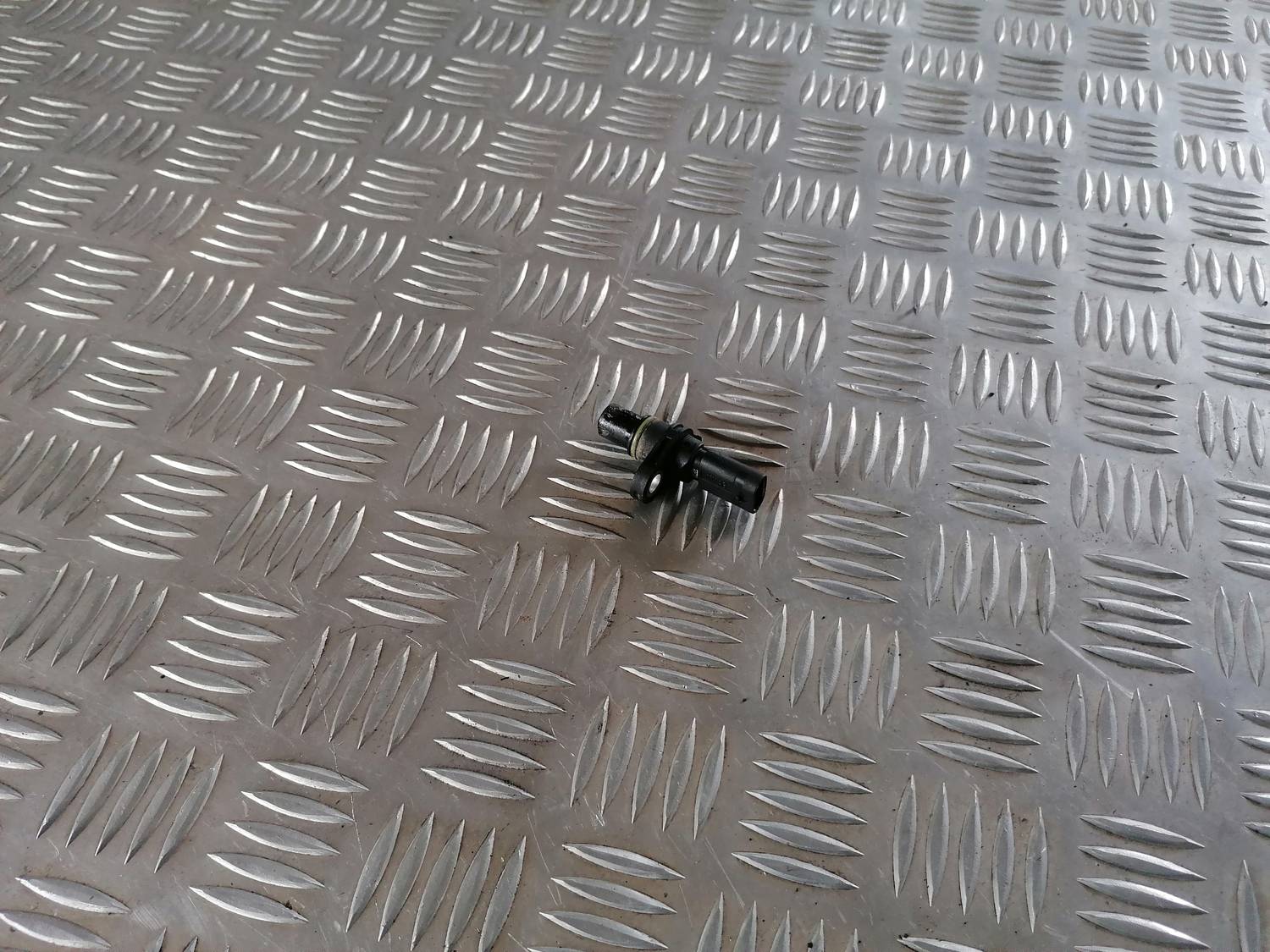 Sadales vārpstas devējs priekš VW CRAFTER 2018 1 Sadales vārpstas devējs priekš VW CRAFTER 2018