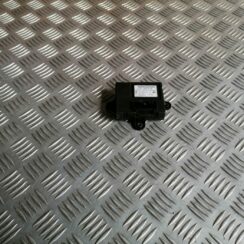 Aizmugurējo labo durvju vadības bloks priekš VOLVO V70 2009