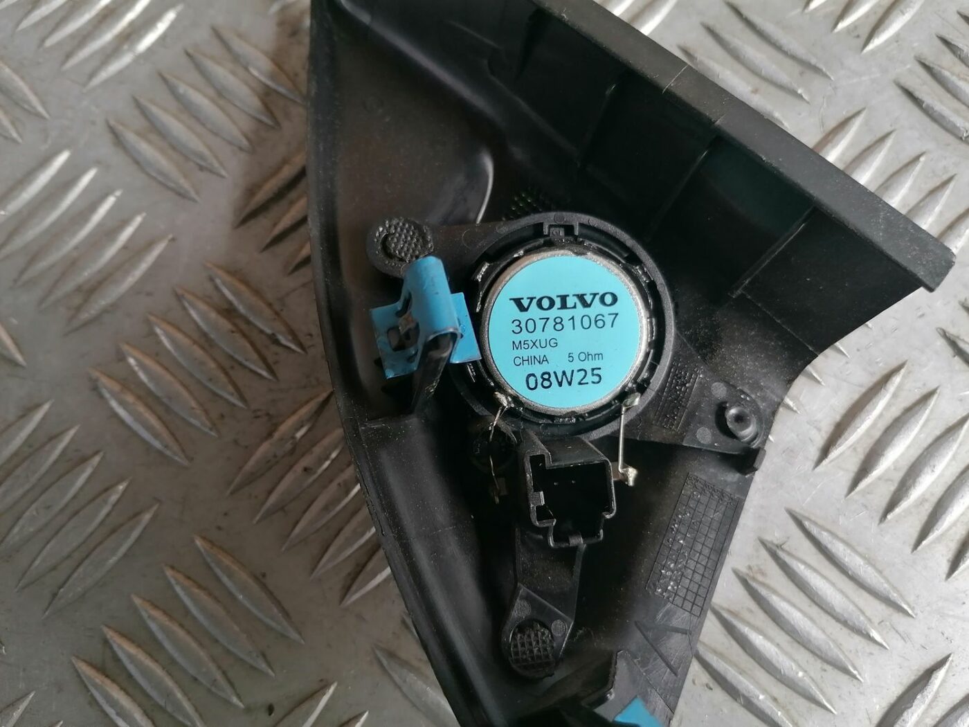 Durvju spoguļa apdares uzlika salonā (ar skaļruni) priekš VOLVO V70 2009 5 Durvju spoguļa apdares uzlika salonā (ar skaļruni) priekš VOLVO V70 2009