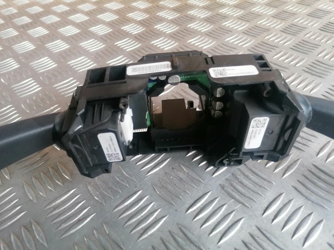 Stūres statnes slēdzis priekš VOLVO V70 2009 9 Stūres statnes slēdzis priekš VOLVO V70 2009