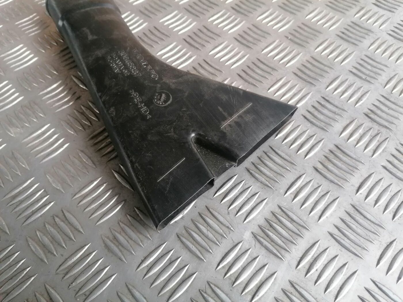 Salona gaisa vads priekš VOLVO V70 2009 4 Salona gaisa vads priekš VOLVO V70 2009