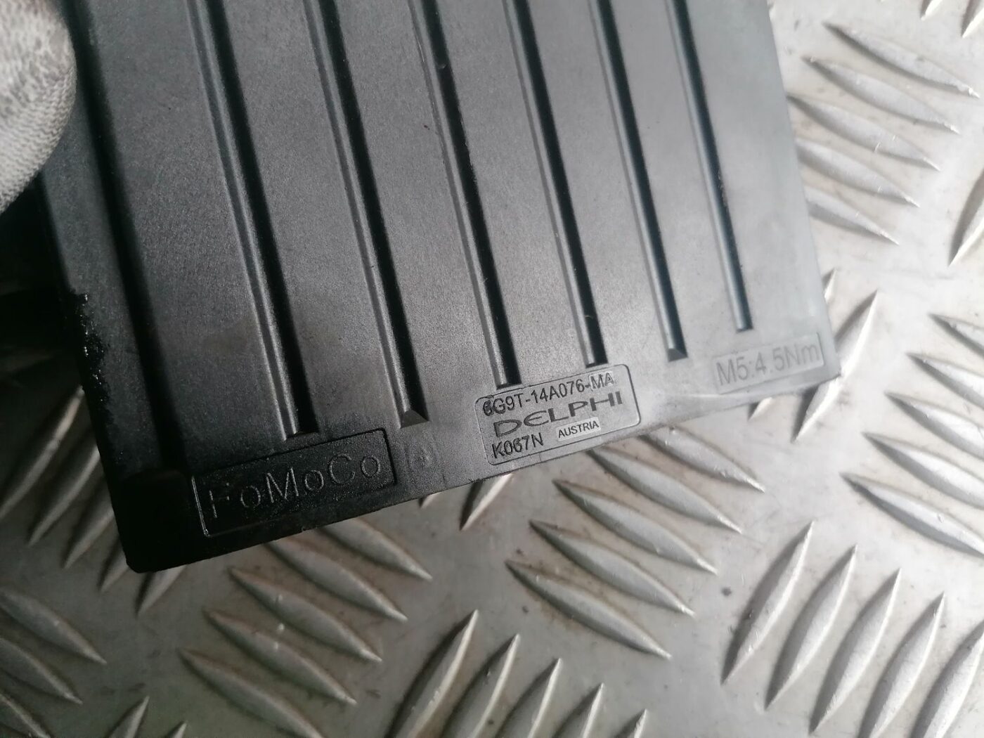 Drošinātāju bloks priekš VOLVO V70 2009 3 Drošinātāju bloks priekš VOLVO V70 2009