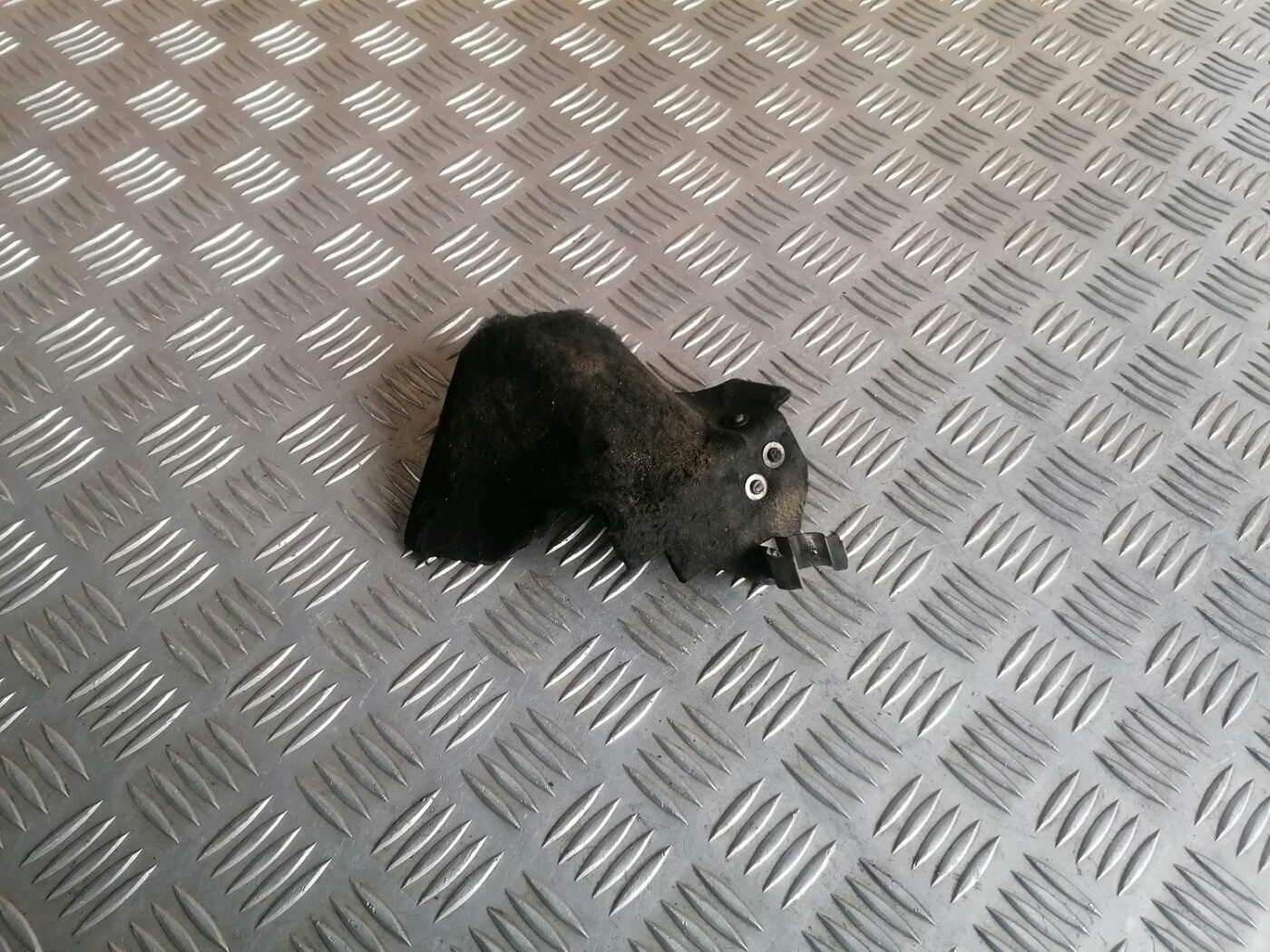 Karstuma aizsargs (mazs) priekš VOLVO V70 2009 1 Karstuma aizsargs (mazs) priekš VOLVO V70 2009