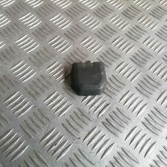 Priekšējā labā sēdekļa sliežu apdare priekš VOLVO V70 2009