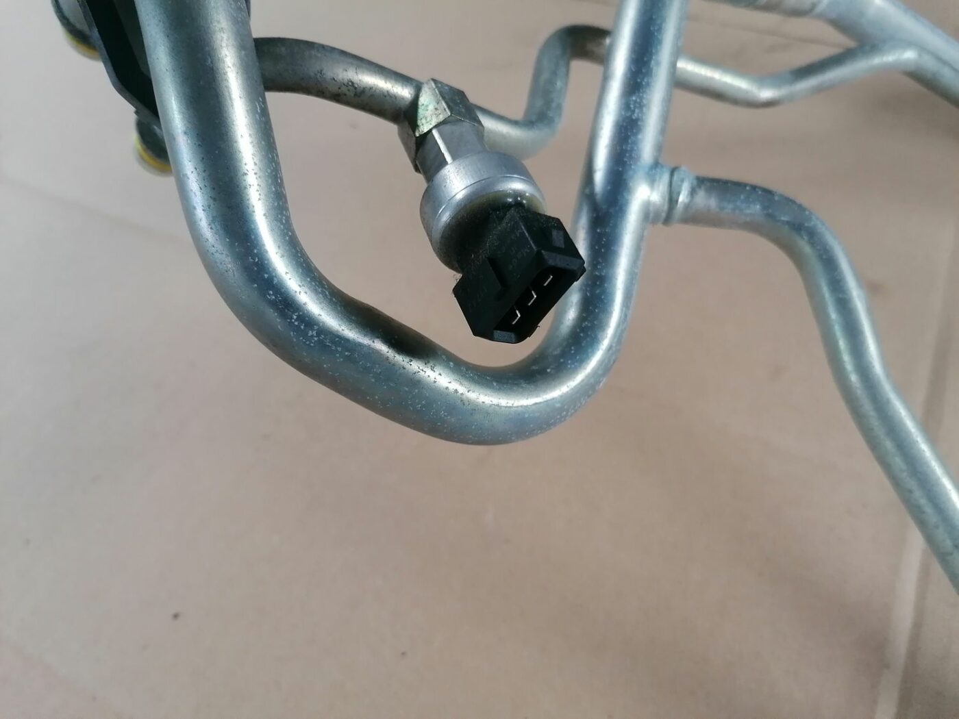 Gaisa kondicioniera galvenā caurule priekš VOLVO V70 2009 8 Gaisa kondicioniera galvenā caurule priekš VOLVO V70 2009