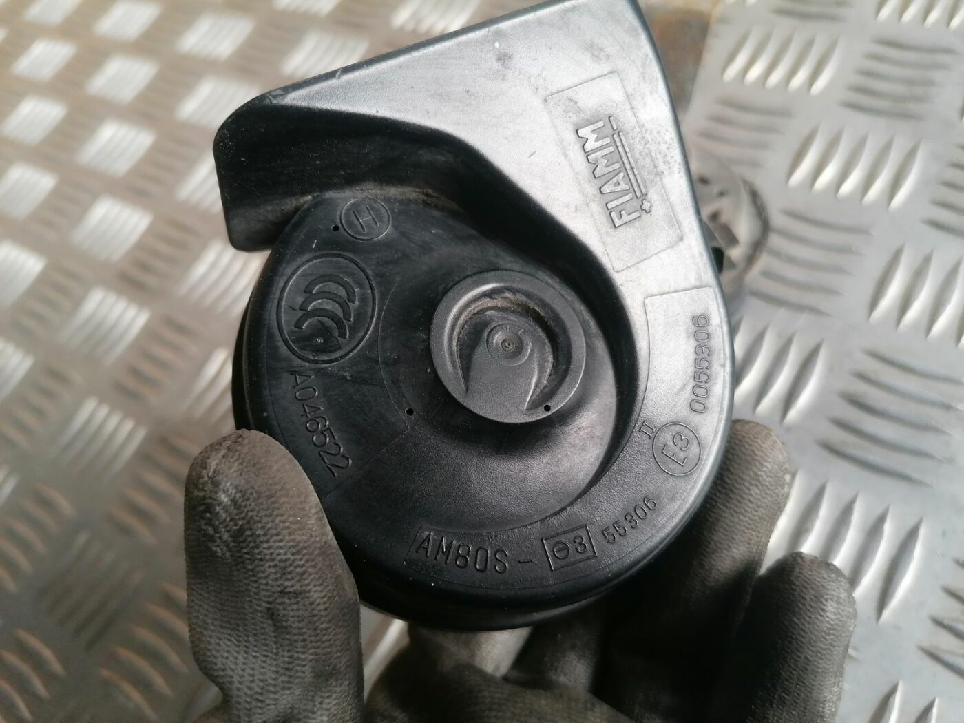 Skaņas signāls priekš VOLVO V70 2009 5 Skaņas signāls priekš VOLVO V70 2009