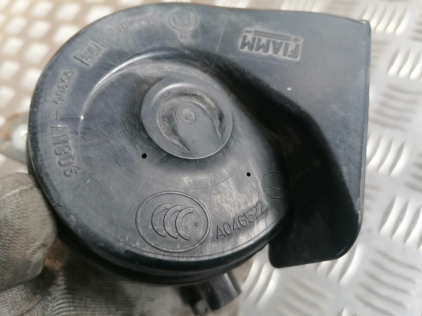 Skaņas signāls priekš VOLVO V70 2009 4 Skaņas signāls priekš VOLVO V70 2009