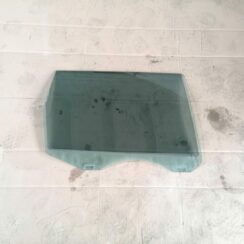 Aizmugurējo labo durvju stikls priekš VOLVO V70 2009