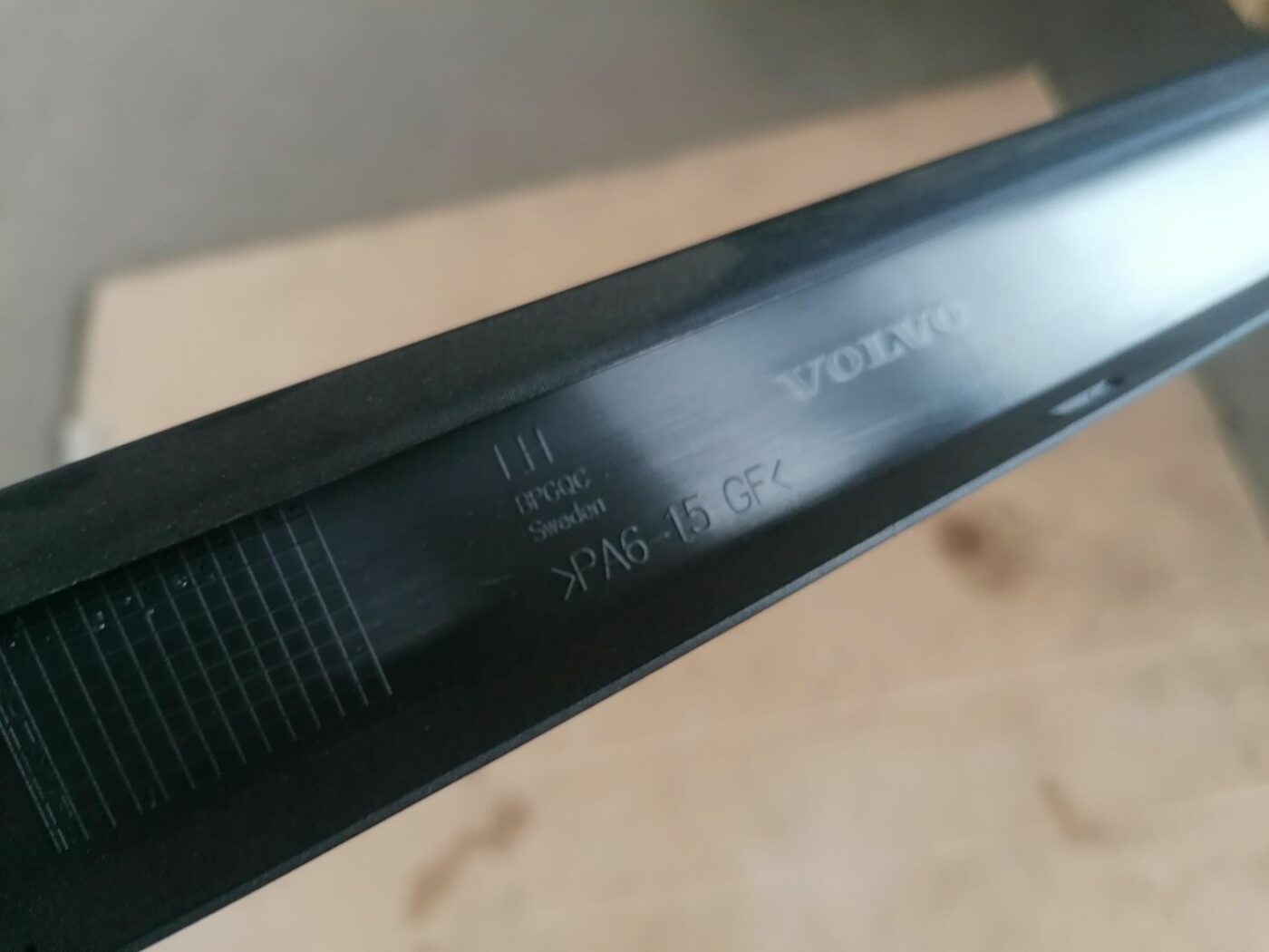 Durvju stikla moldings priekš VOLVO V70 2009 3 Durvju stikla moldings priekš VOLVO V70 2009