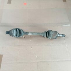 Pusass priekšējā kreisā priekš VOLVO V70 2009