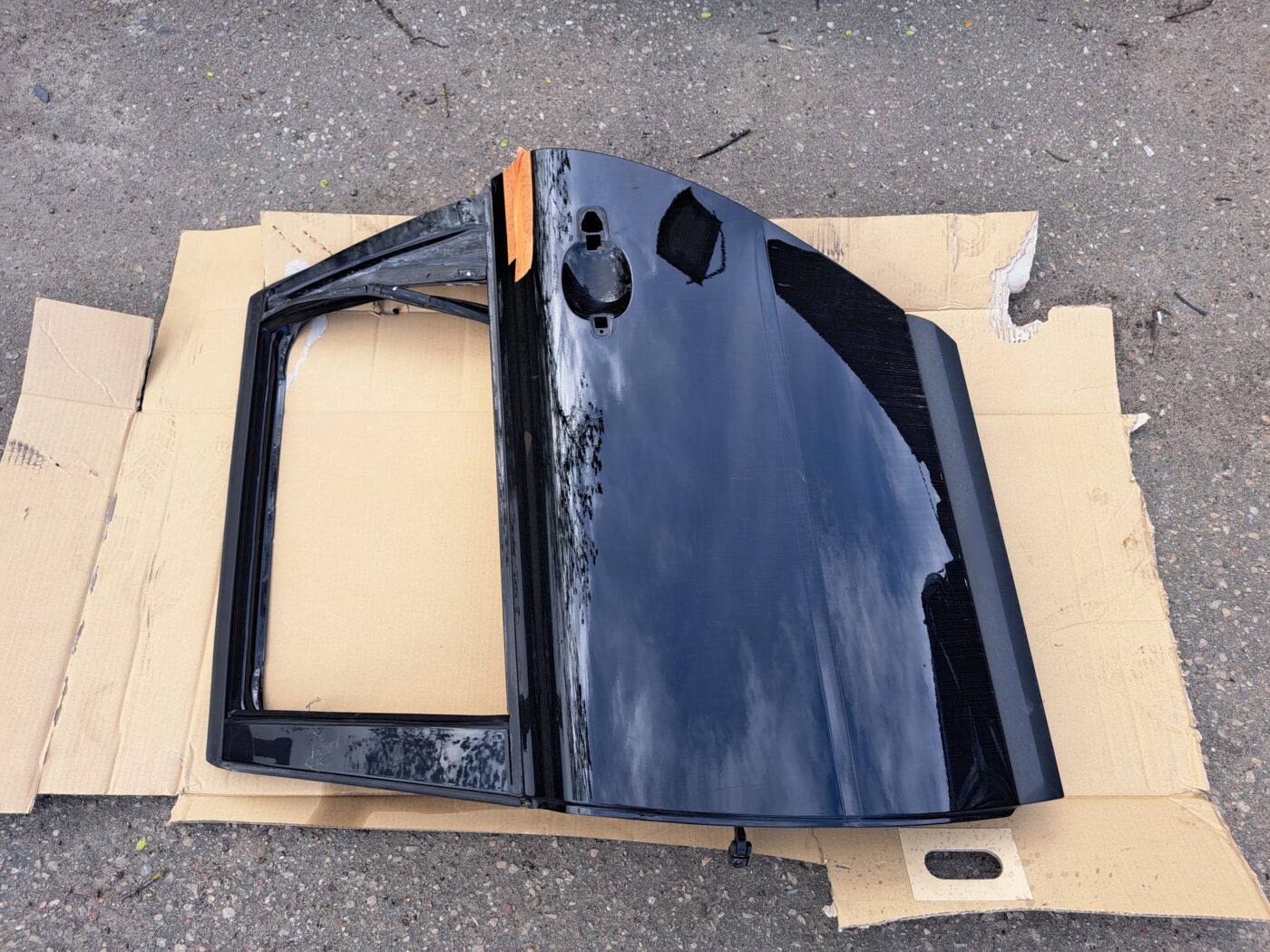 Aizmugurējās kreisās durvis priekš VOLVO V70 2009 1 Aizmugurējās kreisās durvis priekš VOLVO V70 2009