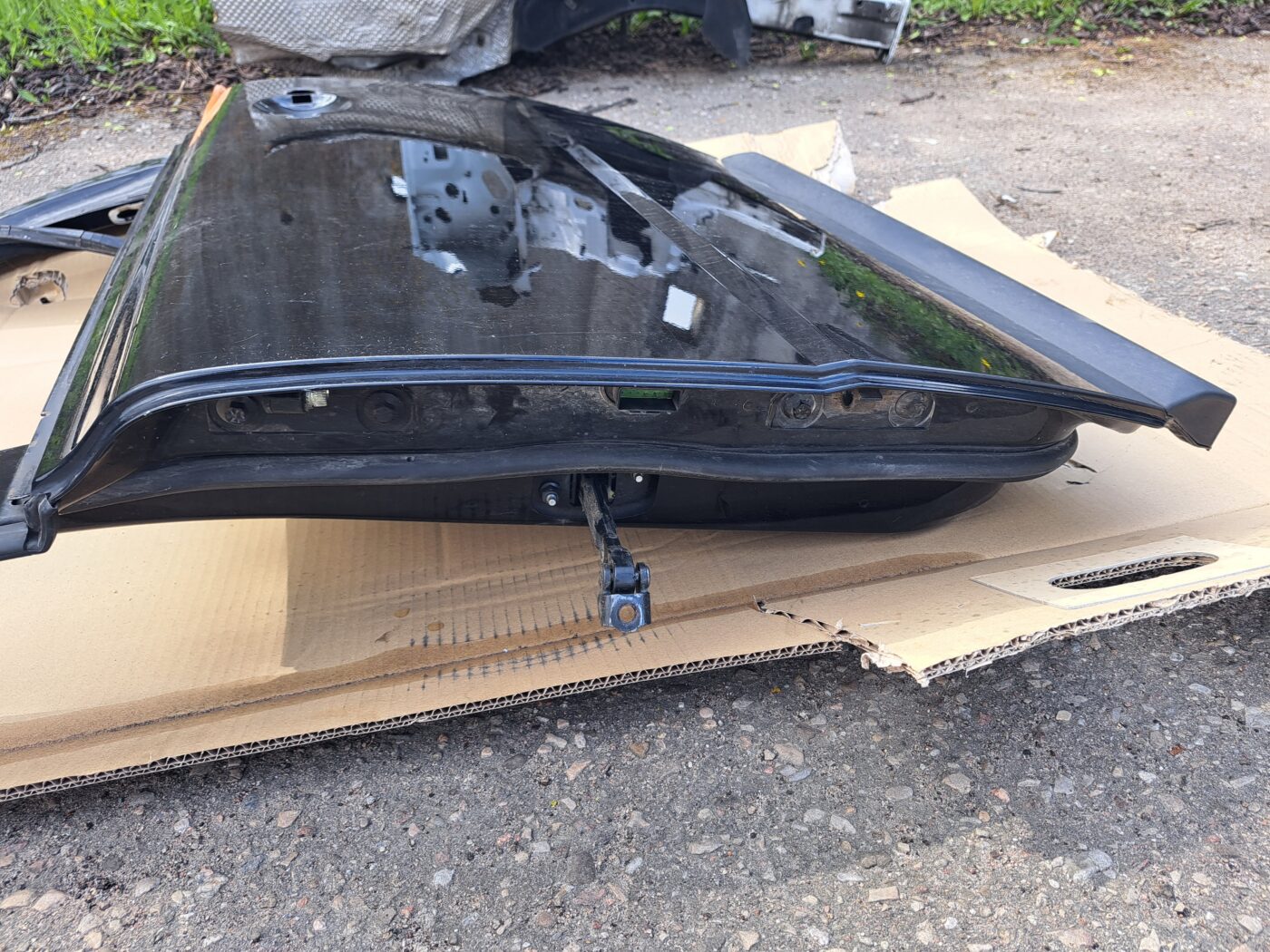 Aizmugurējās kreisās durvis priekš VOLVO V70 2009 11 Aizmugurējās kreisās durvis priekš VOLVO V70 2009