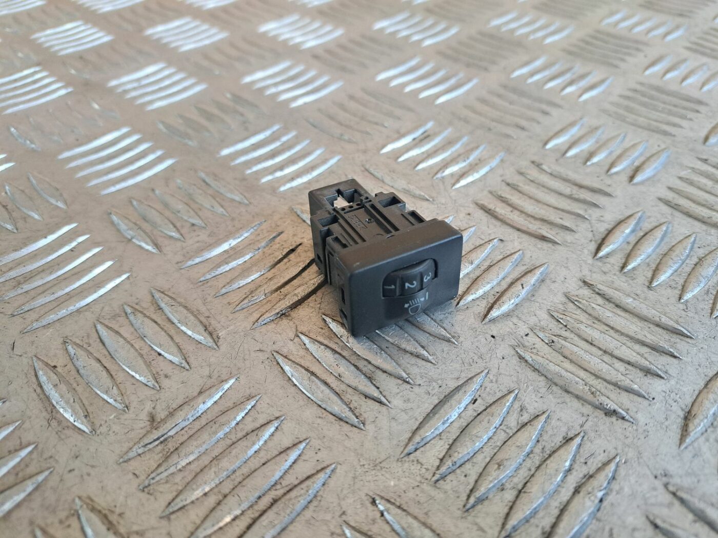 Lukturu augstuma regulēšanas poga priekš TOYOTA RAV 4 2006 1 Lukturu augstuma regulēšanas poga priekš TOYOTA RAV 4 2006