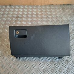 Mantu glabāšanas nodalījums pasažiera pusē priekš TOYOTA RAV 4 2006